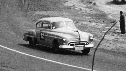 Bud Sennett i John C. Balch - Oldsmobile 88.